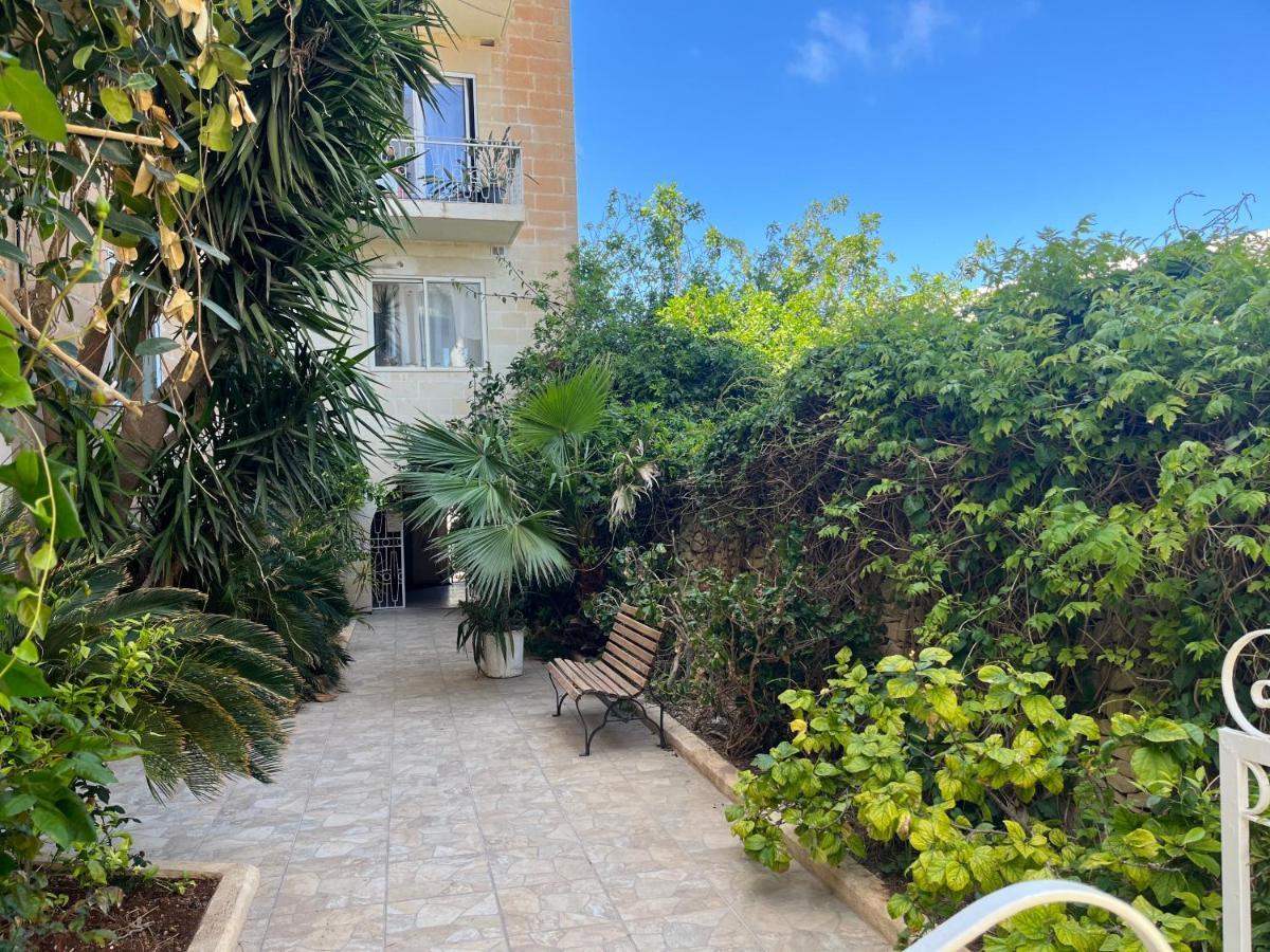St Julian's Modern And Spacious 4 Bedroom Apartment *